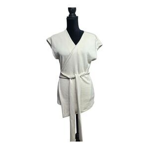 GILLI short sleeve wrap top size small NWT
